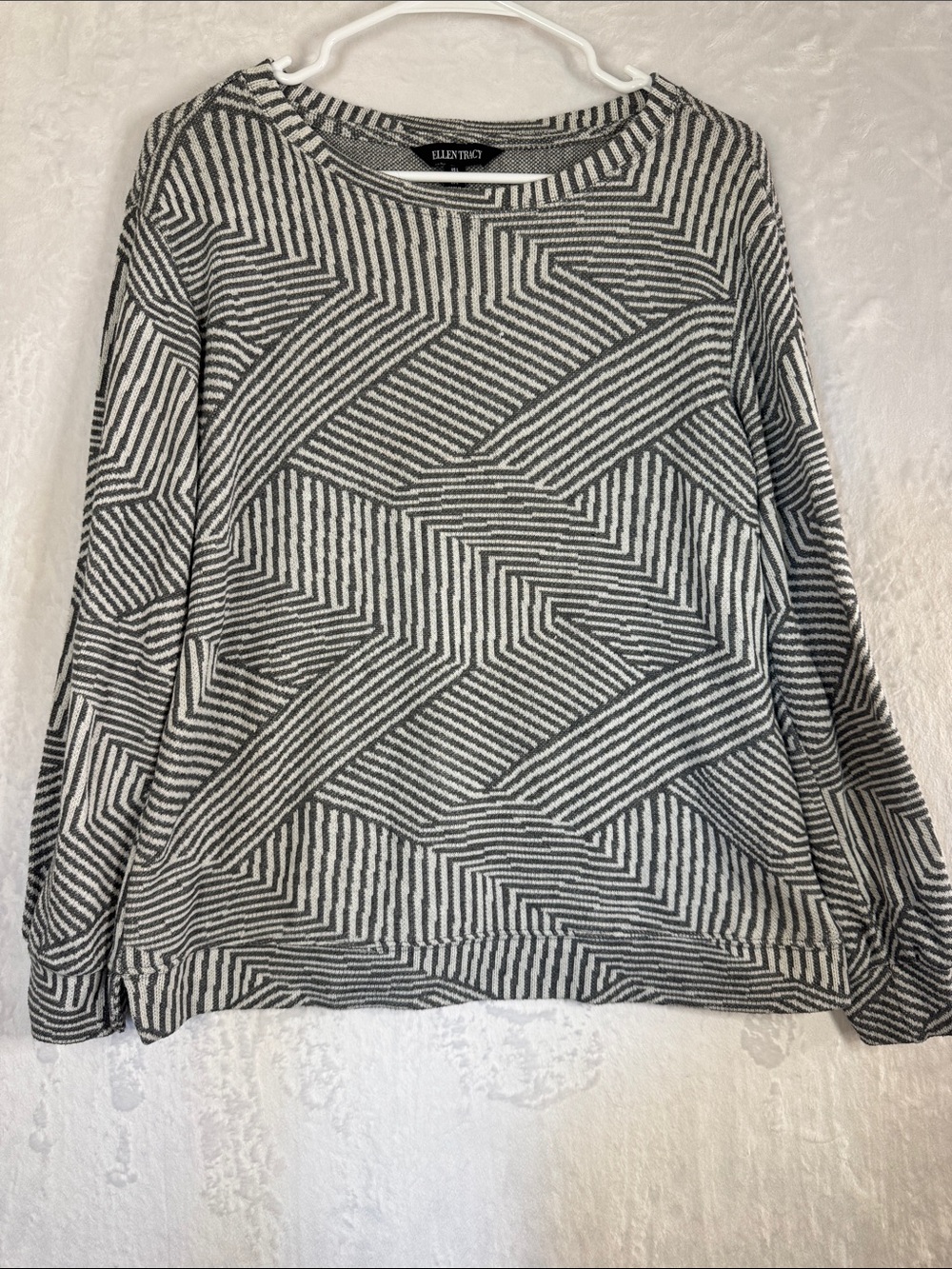 Ellen Tracy Black & White Geometric Knit Sweatshirt Large